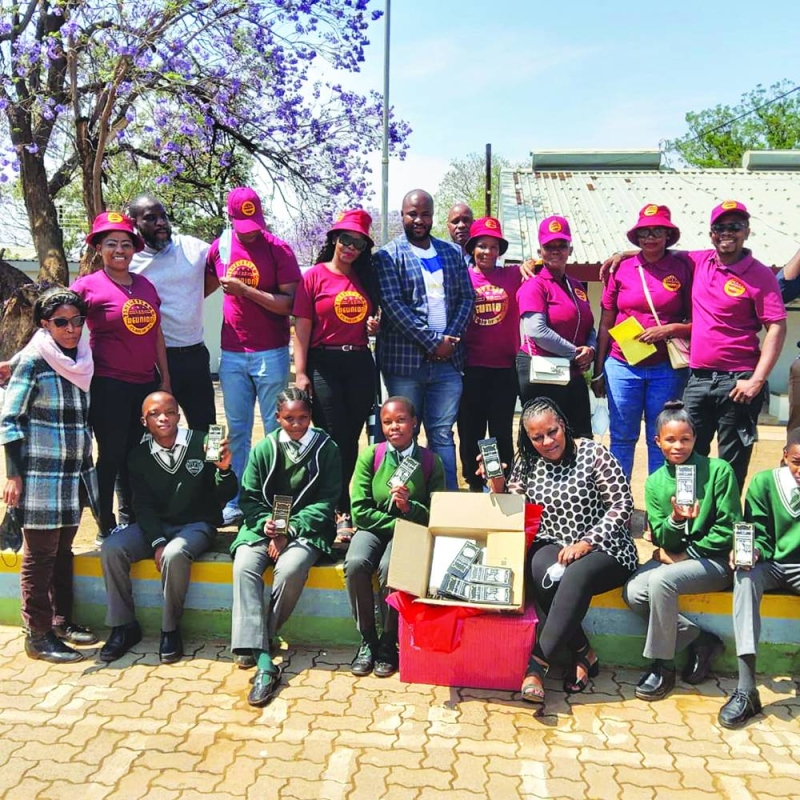 Ex-students donate to Tshegetsang JSS :: Mmegi Online