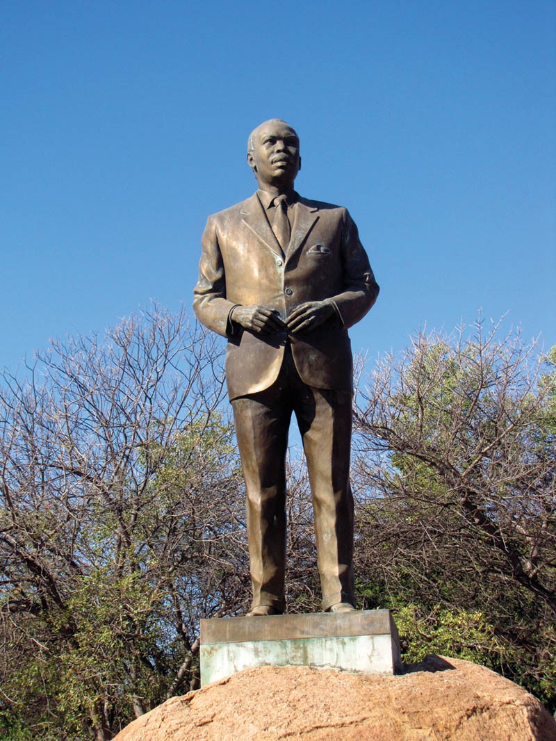 The Statue Of Sir Seretse Khama :: Mmegi Online